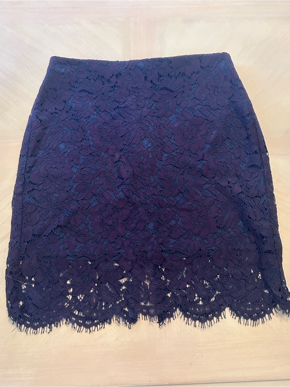 Banana Republic Navy Purple Floral Lace Pencil Skirt size 4P